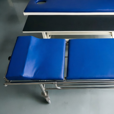 Opvouwbare niet-magnetische MRI-stretcher met een gewicht van 200 kg en ingebouwde IV-boom voor medisch vervoer