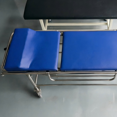 Niet-magnetische MRI-stretcher met zelfvergrendelende beveiligingsrail, gemakkelijk te reinigen en te desinfecteren en drie verstelbare riemen