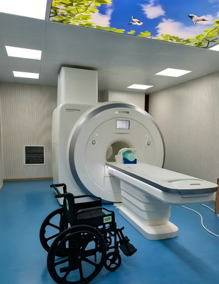 Niet-magnetische rolstoel met 45 cm zitbreedte zilver Duurzaam lichtgewicht voor MRI veilige mobiliteit