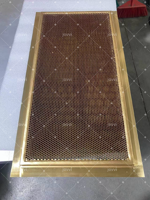 300 mm x 300 mm ventilatieraam dat duurzaamheid en hoge mechanische sterkte biedt, geschikt voor zware industriële omgevingen